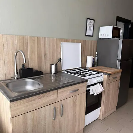 Charming Fully-equipped In شقة *